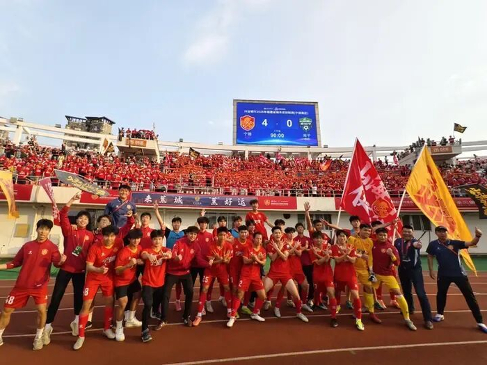 开云APP下载-“闽超”宁德队首场4:0胜南平队，3位进球队员都是霞浦人|福建省城市足球联赛|球迷|比赛|足球|宁德市_新浪体育_新浪新闻