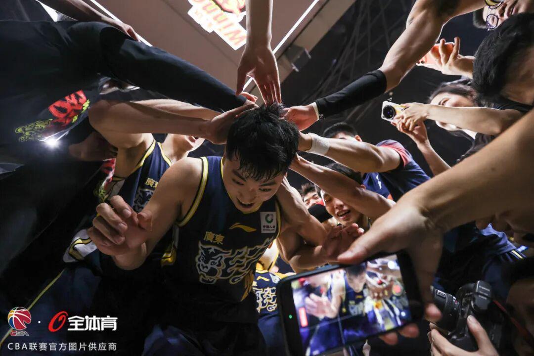 开云APP下载-加时绝杀！广东主场19记三分杀回北京